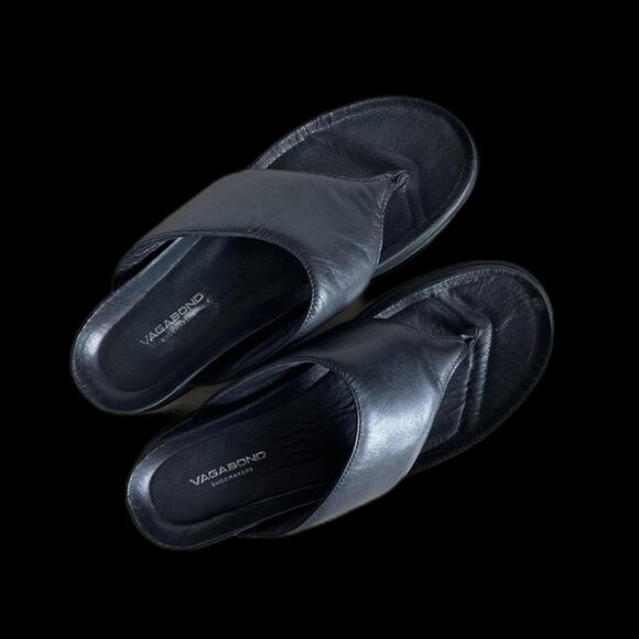 Vagabond Black Sandals - Picture 1 of 4
